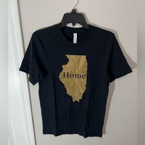 NWOT Tyler Rose Accessories “Illinois Home”  Glitter Tee